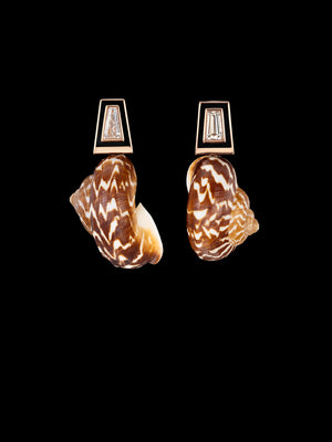 Ondulata Shell and Tapered Baghette Diamond Earrings