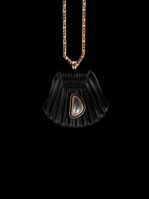 Grande Onyx Capri Shell with Polki Diamond